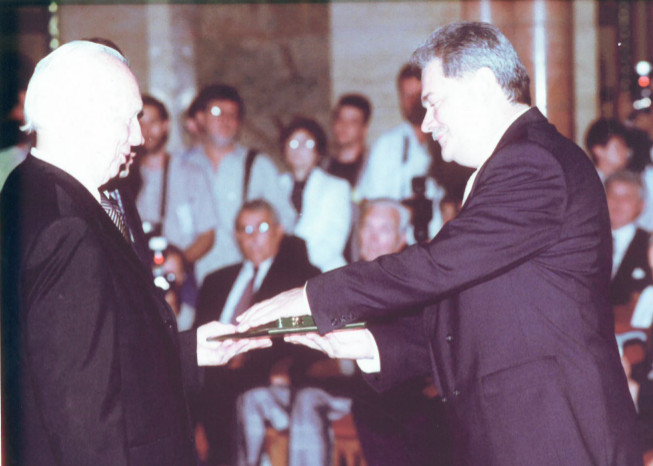 2001_MÁdl